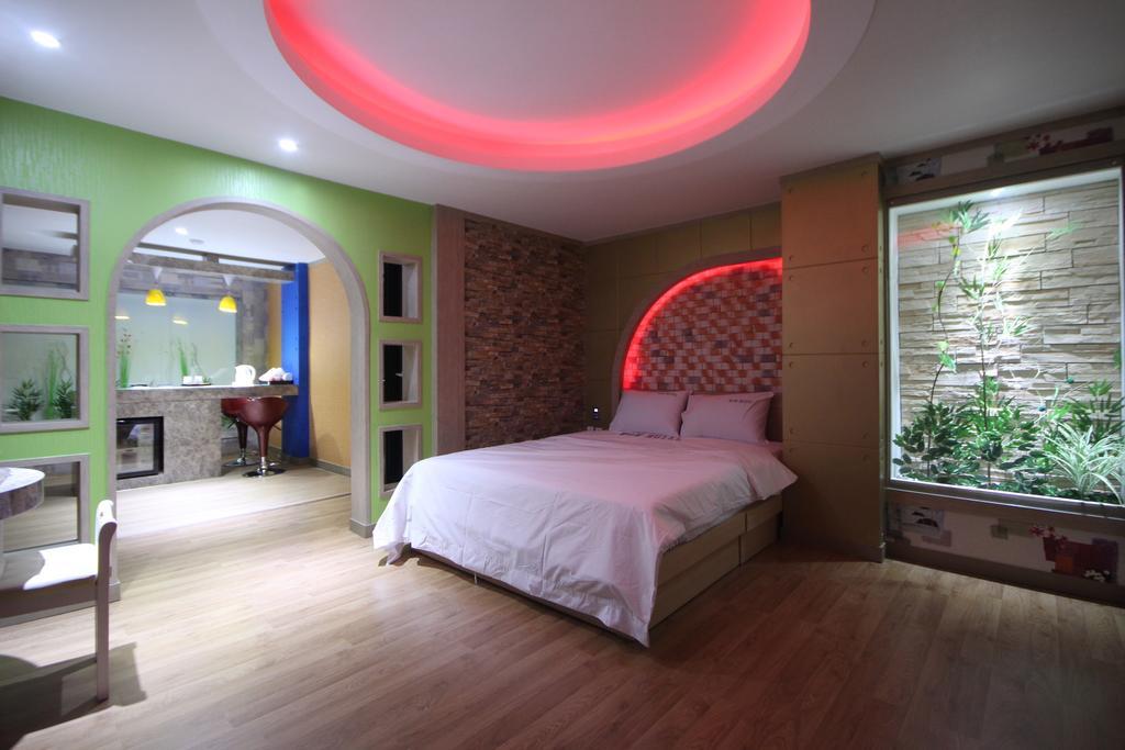 Pohang Wow Motel Chambre photo